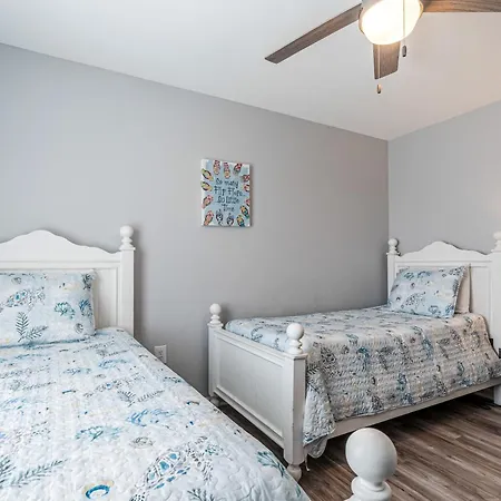 Colony Club E1 Apartment